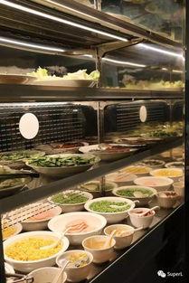 饭店员工餐吃瓜,饭店员工共享美味员工餐时光