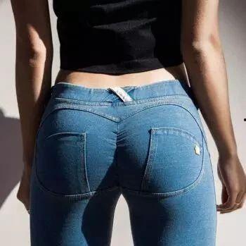 蜜桃臀内裤网红,打造性感曲线的秘密武器