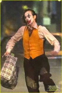 小丑男街头跳舞抖音网红,小丑男用舞蹈点亮城市夜空