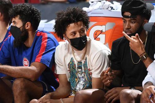 榜眼在状元家里吃瓜