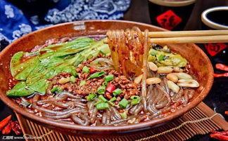 辉县网红酸辣粉在哪,地道美味背后的故事